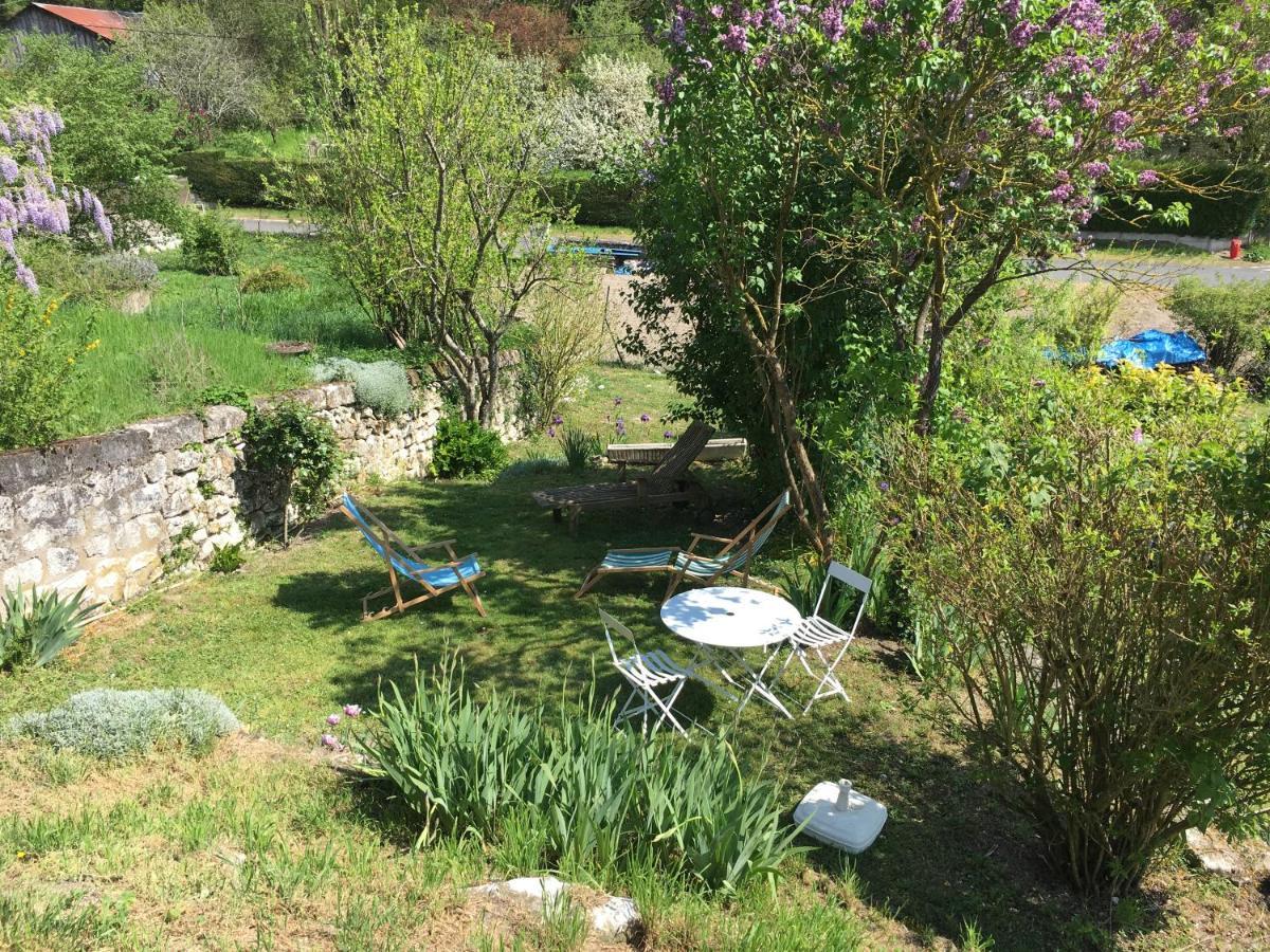 Les Mesanges Bed & Breakfast Bourre Luaran gambar